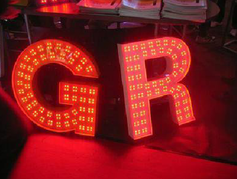 巴南LED发光字常见的安装误区。